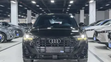 Маленькое фото AUDI Q3