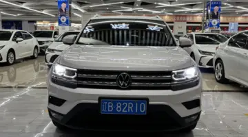 Маленькое фото VOLKSWAGEN THARU