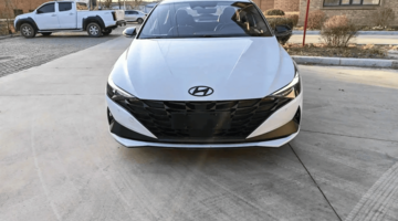 Маленькое фото HYUNDAI ELANTRA