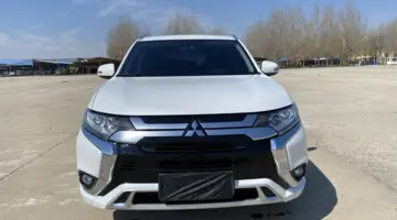 Маленькое фото MITSUBISHI OUTLANDER