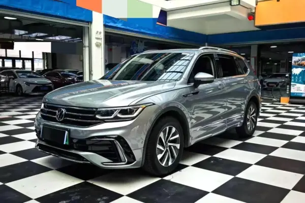 Основное фото VOLKSWAGEN X1