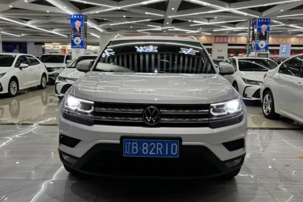 Основное фото VOLKSWAGEN THARU