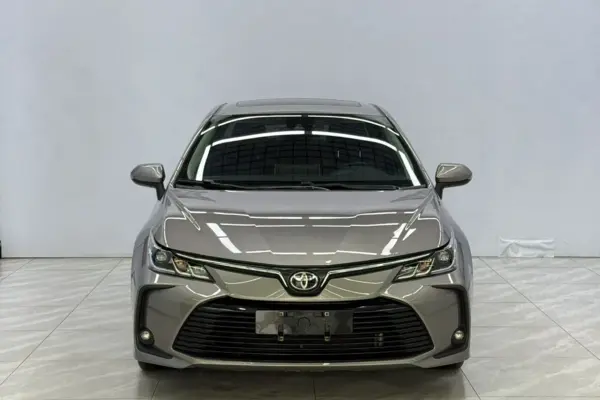 Основное фото TOYOTA COROLLA